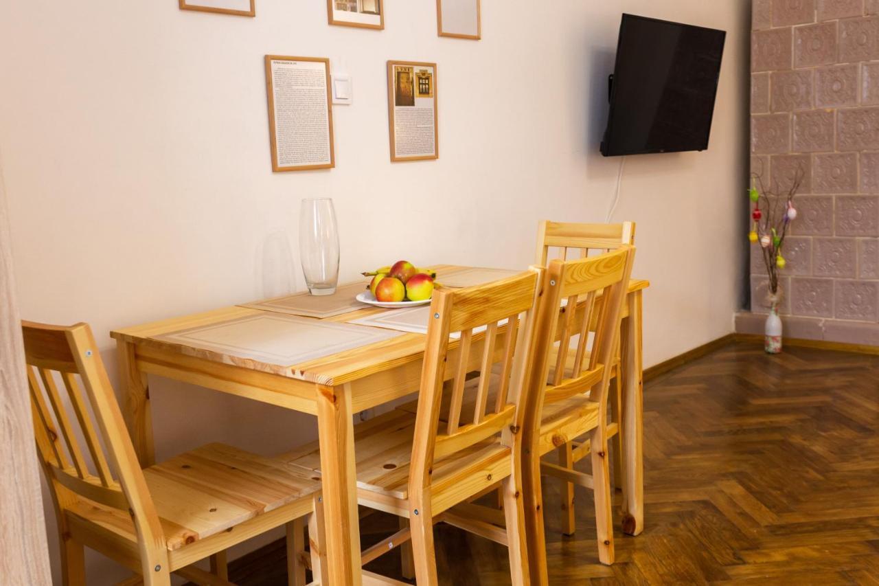 Peaceful Studio On Rynok Square Λβιβ Εξωτερικό φωτογραφία