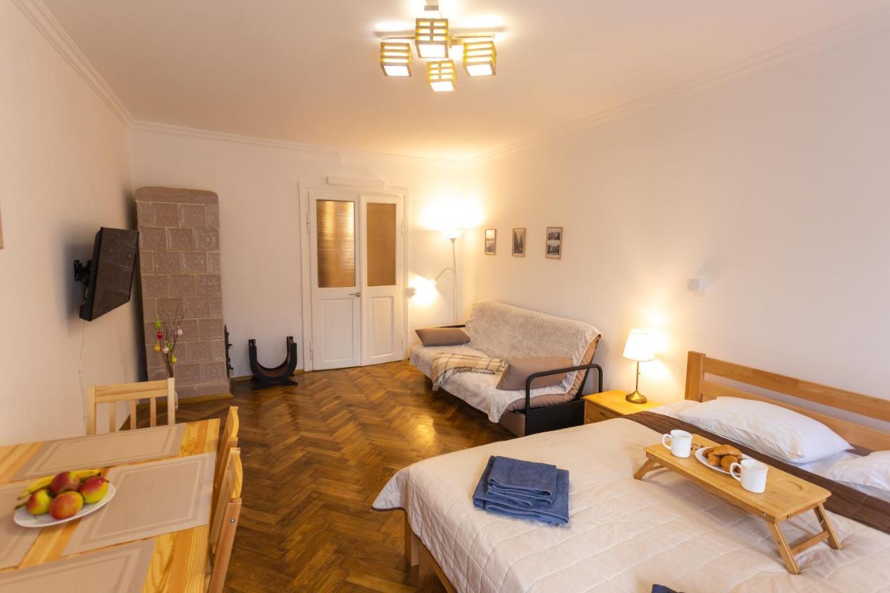 Peaceful Studio On Rynok Square Λβιβ Εξωτερικό φωτογραφία