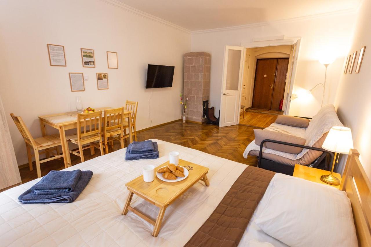 Peaceful Studio On Rynok Square Λβιβ Εξωτερικό φωτογραφία