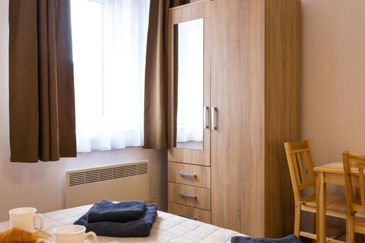 Peaceful Studio On Rynok Square Λβιβ Εξωτερικό φωτογραφία