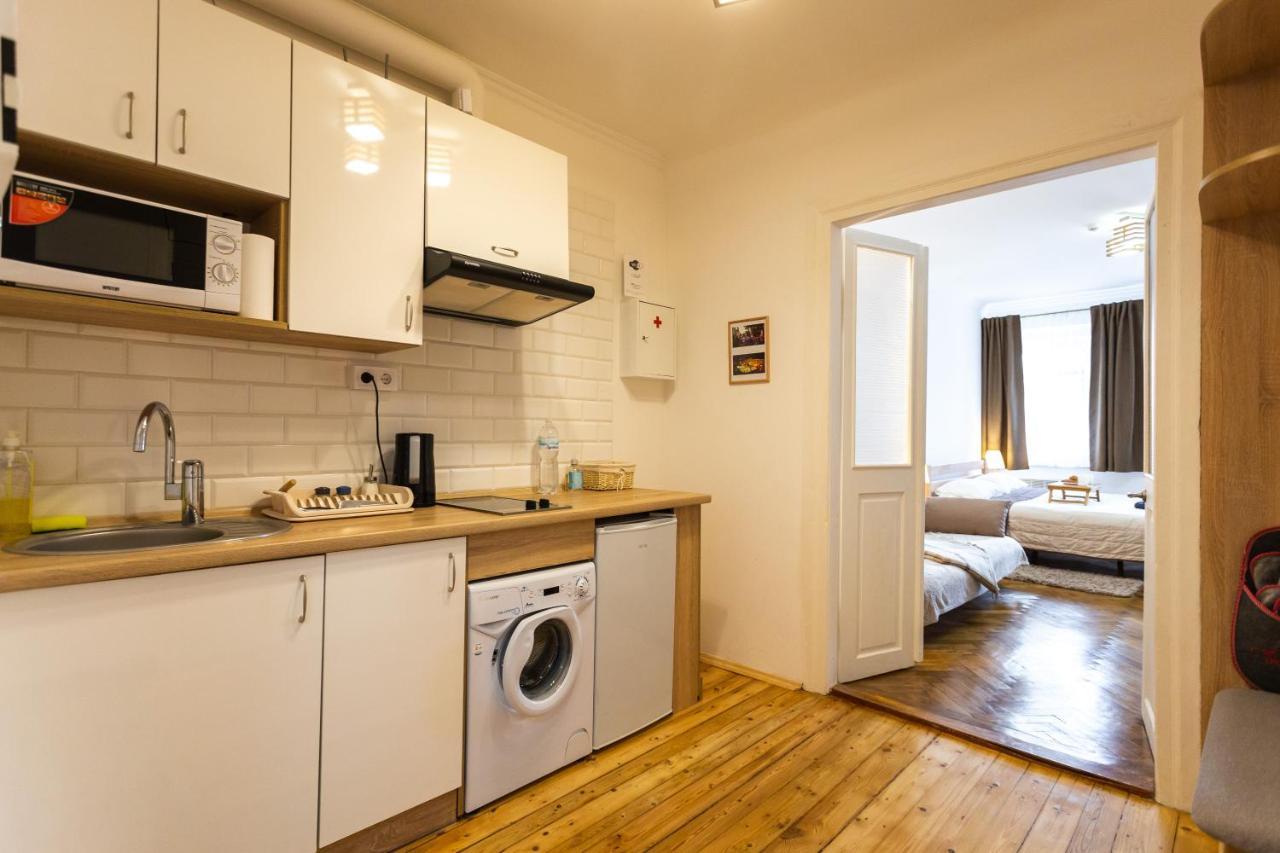Peaceful Studio On Rynok Square Λβιβ Εξωτερικό φωτογραφία