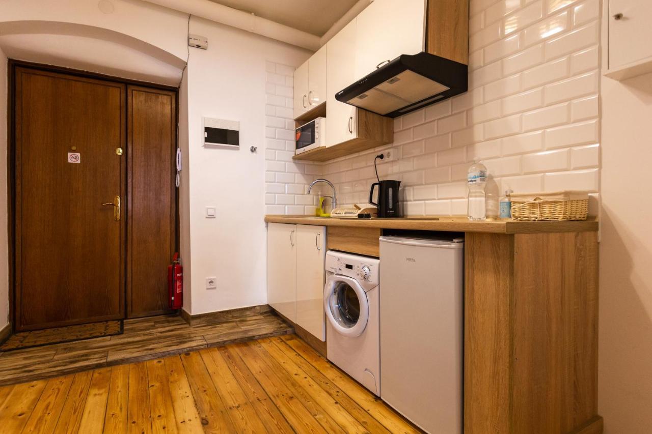 Peaceful Studio On Rynok Square Λβιβ Εξωτερικό φωτογραφία