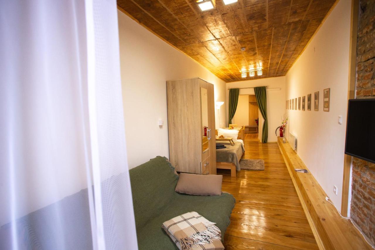 Peaceful Studio On Rynok Square Λβιβ Εξωτερικό φωτογραφία